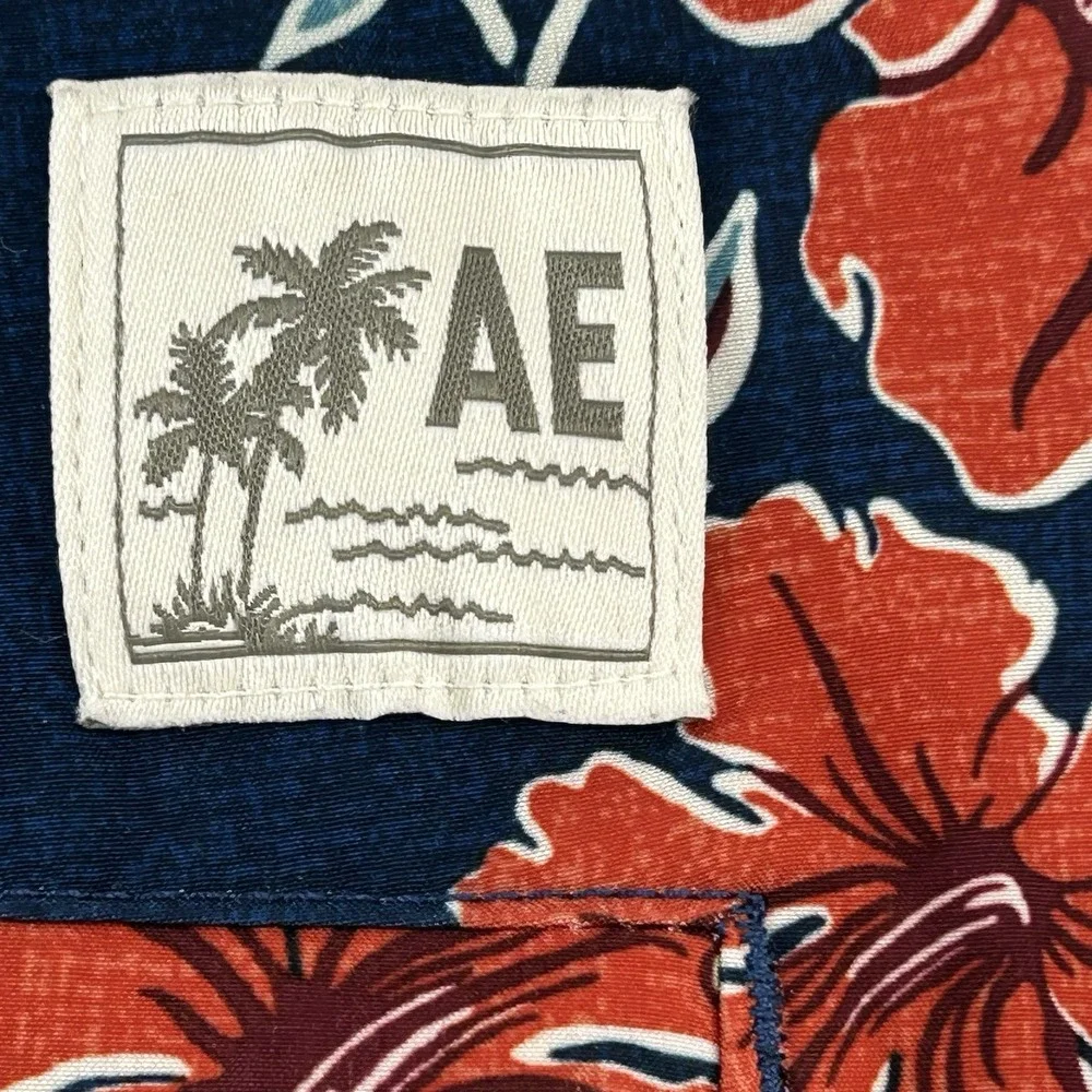American Eagle Swim Trunks Men's Large Blue Red Floral Board Shorts Beach Summer